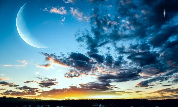 Mooie Jonge Maand Wolken Van Zonsondergang Rust Van Natuur — Stockfoto