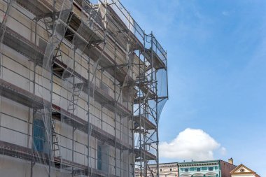 Bina yenileme, duvar yalıtımı, mineral yünü, kompozit paneller.