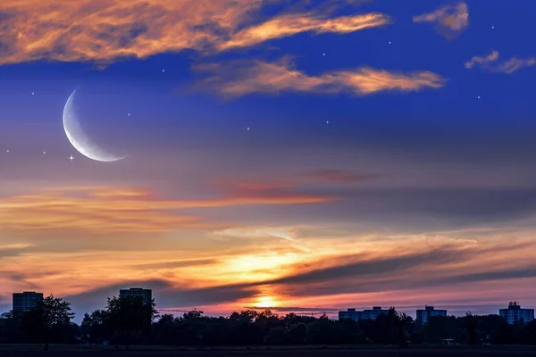Luna Nouă Timpul Rugăciunii Generos Ramadan Apus Soare Nori Lună — Fotografie, imagine de stoc
