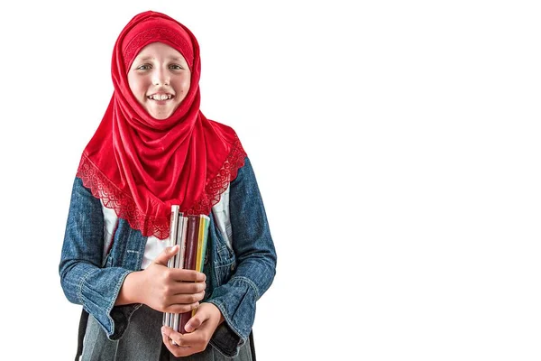 Menina Árabe Muçulmana Adolescente Criança Idade Escolar Fundo Branco — Fotografia de Stock