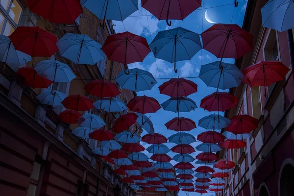 Parasols Beau Ciel Nocturne Sur Rue Ville — Photo