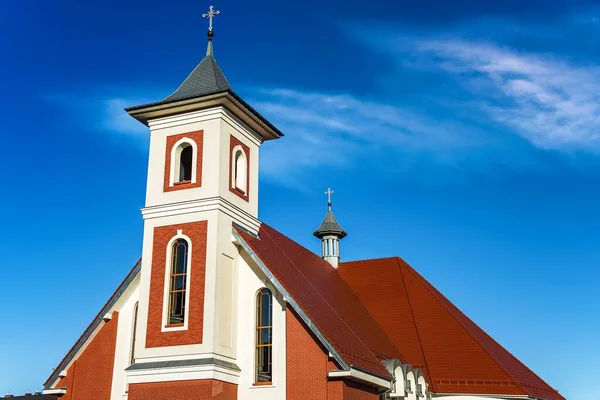 Schöne Kirche Vor Dem Hintergrund Des Himmels Haus Für Das — Stockfoto