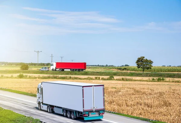 Traffico Autocarri Sulle Strade Dell Europa Delle Merci — Foto Stock