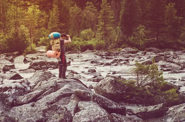 Schoon Mountain Creek Met Blauwe Zuiver Water Stroomt Kleurrijke Waterloop — Stockfoto