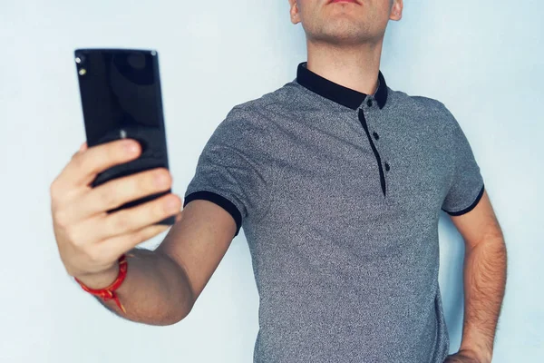 Gars Prend Sur Téléphone Portable Jeune Homme Prend Selfie Homme — Photo