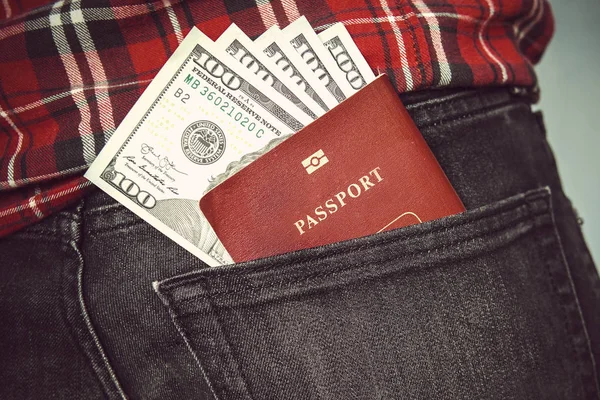 Паспорт Заднем Кармане Джинсов Американскими Долларами Концепция Путешествия Карманные Деньги — стоковое фото