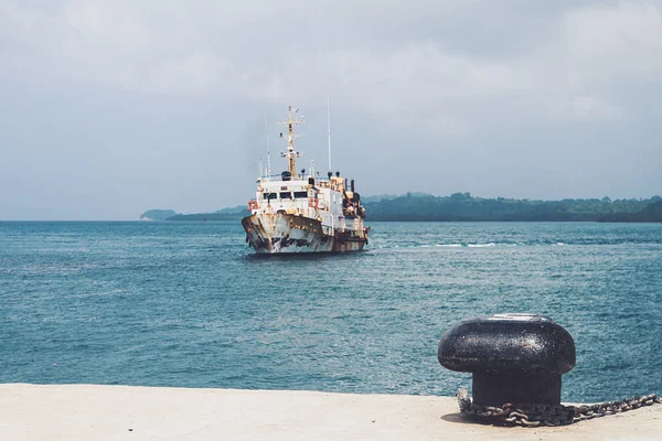 Puerto Génova Barco Viejo Para Transporte Agua Abandonado Viejo Oxidado —  Fotos de Stock