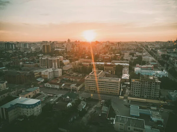 Puesta Sol Sobre Ciudad Barnaul Vista Desde Arriba Foto Drone — Foto de Stock