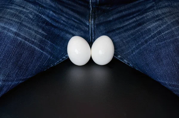 Чоловічі Яєчка Вигляді Двох Білих Яєць Пробілом Тексту — стокове фото