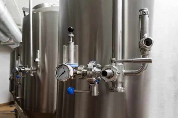 Ambachtelijke Bier Brouwen Van Apparatuur Brouwerij Metalen Tanks Alcoholische Drank — Stockfoto