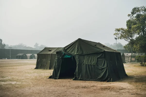 Армейский Военный Лагерь Лесу Никто Нигде Мире Лагерь Беженцев Границе — стоковое фото