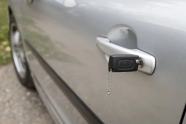 Inserted Key Car Door Outdoors Close Carbody Key Left Lock — Stock Photo, Image