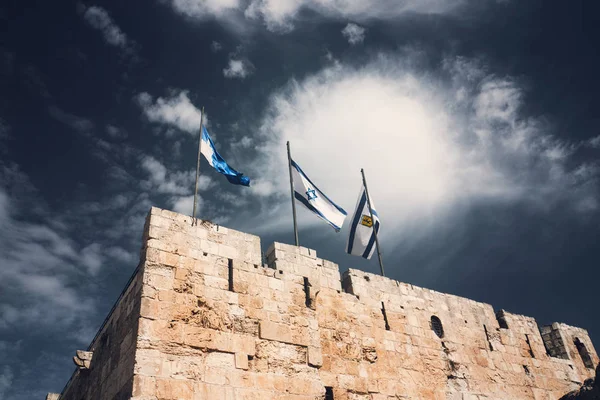 Israel Jerusalem Flags Jerusalem Old City Walls Blue Sky White — Stock Photo, Image