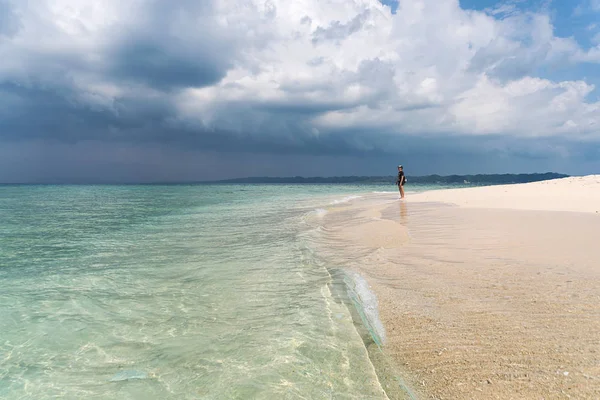 Spiaggia paradiso pulito oceano blu con sabbia bianca — Foto Stock