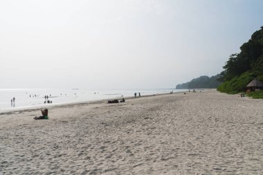 Asya'nın en güzel sahilde dinlenme a büyük Hintli turist kalabalık