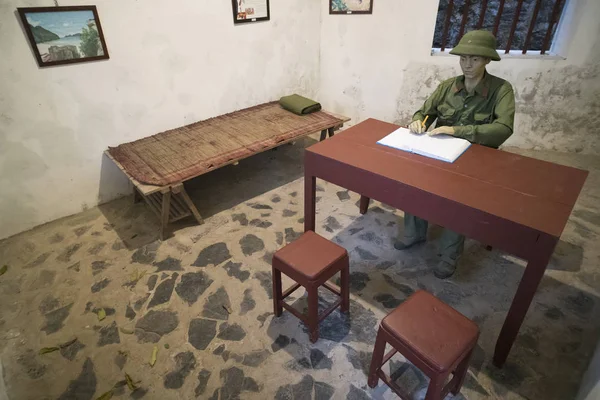 Forte de canhão. Sala comemorativa de eventos históricos arma postos Segunda Guerra Mundial, francês durante a Guerra da Indochina, Viet Cong durante a Guerra do Vietnã . — Fotografia de Stock