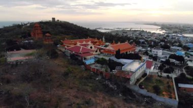 Buu oğlu Budist Tapınağı Poshanu veya Po sanane Inu Cham kule Vietnam Phan Thiet City yakınlarında