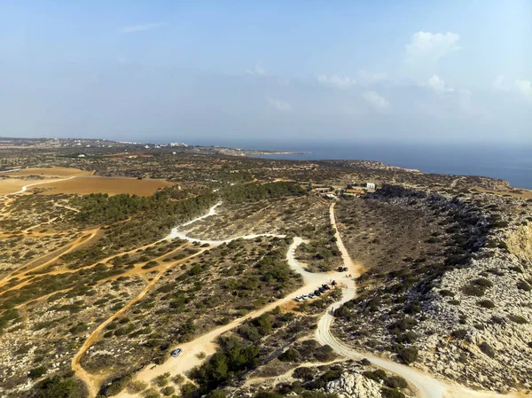 Chipre bela costa, mar Mediterrâneo de cor turquesa. Chipre, Ayia NAPA. zona rural fora da cidade — Fotografia de Stock