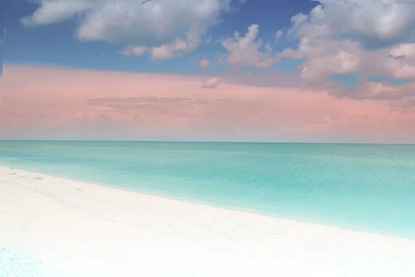 Paysage de mer.Toned turquoise, couleurs corail Summer paradise beac — Photo