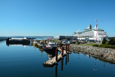 Ogden noktası cruise gemi terminali Victoria Bc.Canada,with römorkör ön planda