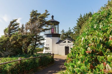 Cape Meares fenerinde gündüz büyük okyanus, Oregon state, ABD