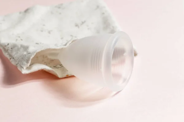 Taza Menstrual Bolsa Algodón Sobre Fondo Rosa Producto Alternativo Higiene — Foto de Stock