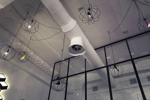 Design Teto Restaurante Contemporâneo Foyer Pendentes Entrada Luzes Altas Interior — Fotografia de Stock