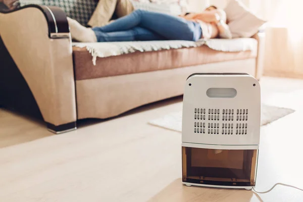 Dehumidifier değmek kapı aynası, nem göstergesi, uv lambası, Ionizer hava, konteyner inşaat daire insanlar rahatlatıcı süre içinde su. Üşütüp, hasta karşı modern cihazlar