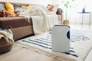 Değmek kapı aynası, nem göstergesi, uv lambası, hava Ionizer, su kabı ile evde çalışır dehumidifier. Hava kurutma makinesi