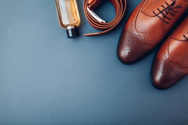 Oxford Mannelijke Brogues Schoenen Met Accessoires Mannenmode Klassiek Bruin Leren — Stockfoto