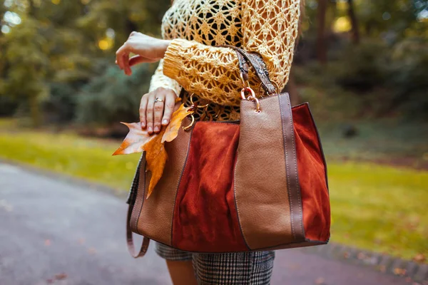 Close Female Leather Handbag Woman Holds Brown Orange Purse Park — Stock Photo, Image