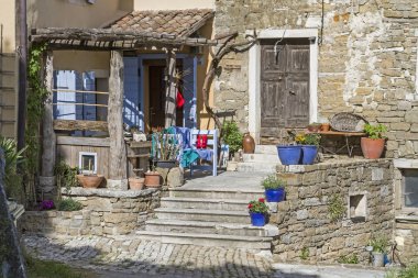 Gösterim ve küçük Istrian köy Oprtali detayları