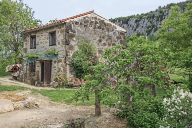 Çiftlik idil - Cicarija Dağları Kuzey Istria bölümünde bina