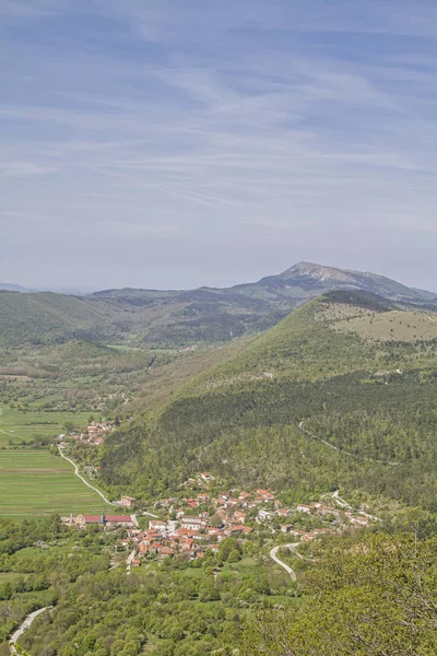 Diepe Uitzicht Het Dorp Van Lanisce Van Een Top Van — Stockfoto