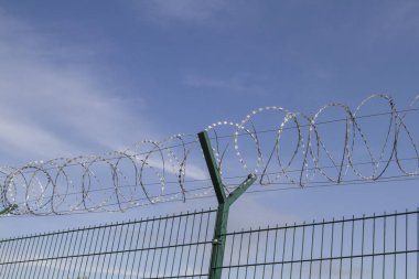 Avrupa'nın mevcut durum böyle çitler sayısız kilometre yasadışı göç karşı korumak için ulusal sınırları, inşa edildi demek istedim