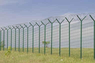 Avrupa'nın mevcut durum böyle çitler sayısız kilometre yasadışı göç karşı korumak için ulusal sınırları, inşa edildi demek istedim