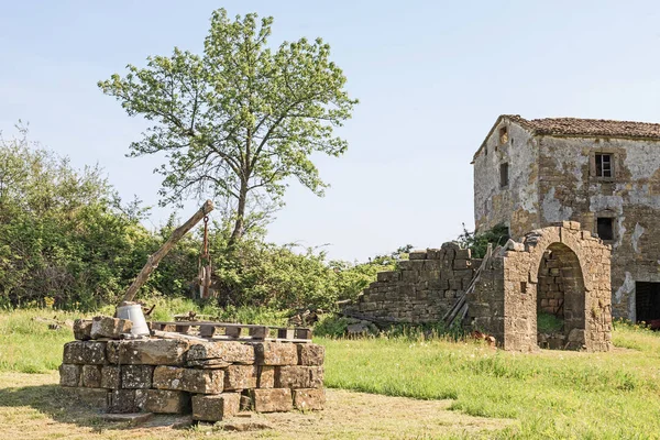 Köyün Podpec yukarıda Kulesi