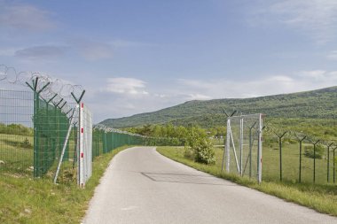 Avrupa'nın mevcut durum böyle çitler sayısız kilometre yasadışı göç karşı korumak için ulusal sınırları, inşa edildi demek istedim