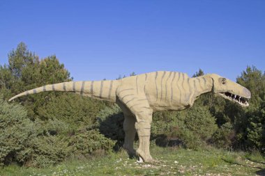 Şaşırtıcı karşılaşma - dinozor kopya kağıt mache ile yapılan