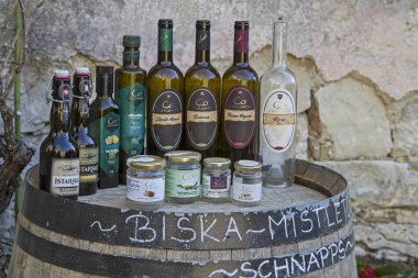 Hum küçük köy Istria sokaklarından dekoratif ayrıntıları