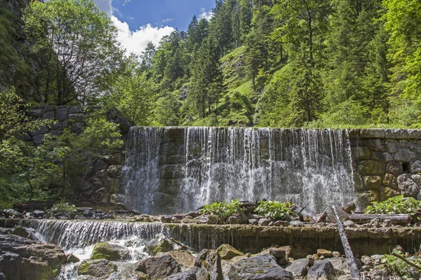 Die Behinderungen Und Bachregulierungen Kühalpenbachtal Bei Grawang Oberbayern Mit Dem — Stockfoto