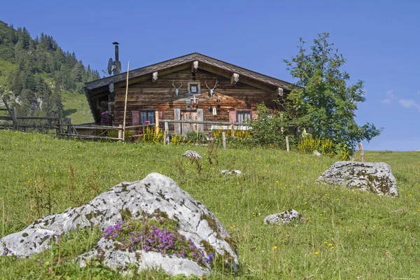 Idyllische Grabenbergalm Met Kleine Bergkapel Ligt Het Tiroolse Deel Van — Stockfoto