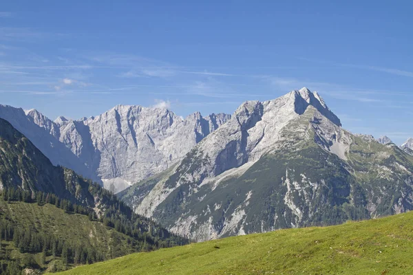 Plumsjoch gördüm Karwendel'de dağlarının görünümü