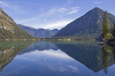 Heiterwang Gölü. Sessizliğin yeri. Motorlu araçların bu huzurlu göle girmesine izin verilmiyor