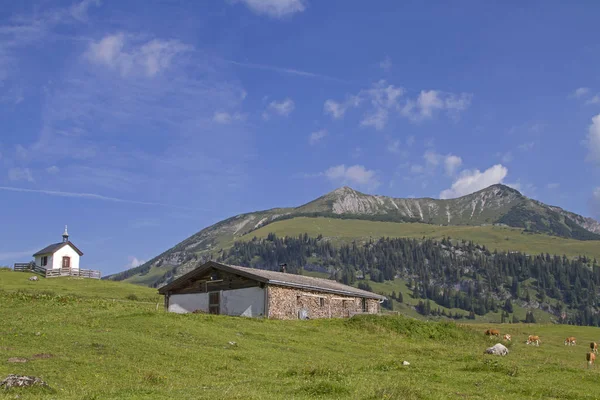 Idílico Grabenbergalm Com Pequena Capela Montanha Estão Parte Tirolesa Das — Fotografia de Stock