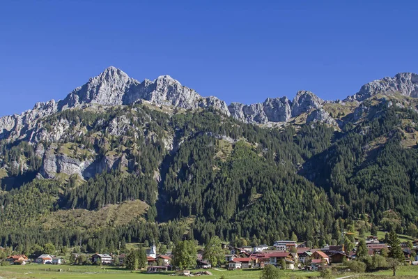 Nesselwaengle Oblíbené Turistické Letovisko Tannheim Valley — Stock fotografie