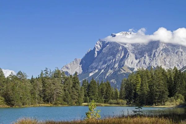 Weissensee Jezioro Górskie Alpach Lechtalskich Góry Mieminger Północ Poniżej Przełęczy — Zdjęcie stockowe