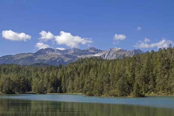 Weissensee Fjällsjö Gränsområdet Lechtal Alperna Och Mieminger Bergen Norrut Fern — Stockfoto