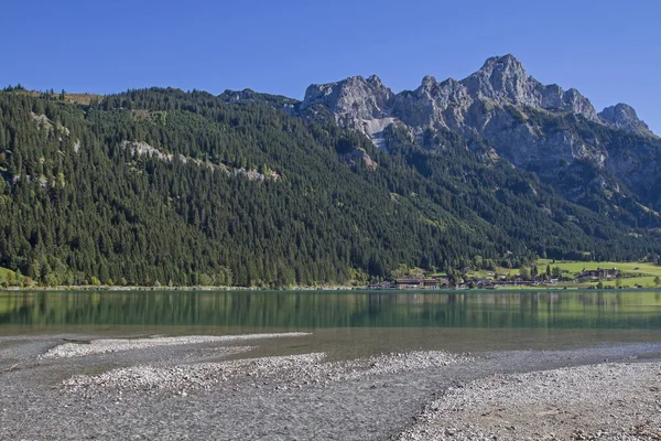 Entre Graen Nesselwaengle Valle Tannheim Encuentra Idílico Muy Visitado Lago —  Fotos de Stock