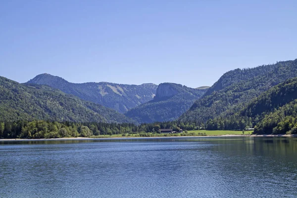 Den Idylliska Sjön Hintersee Beror Dess Stillhet Och Relativt Besökare — Stockfoto